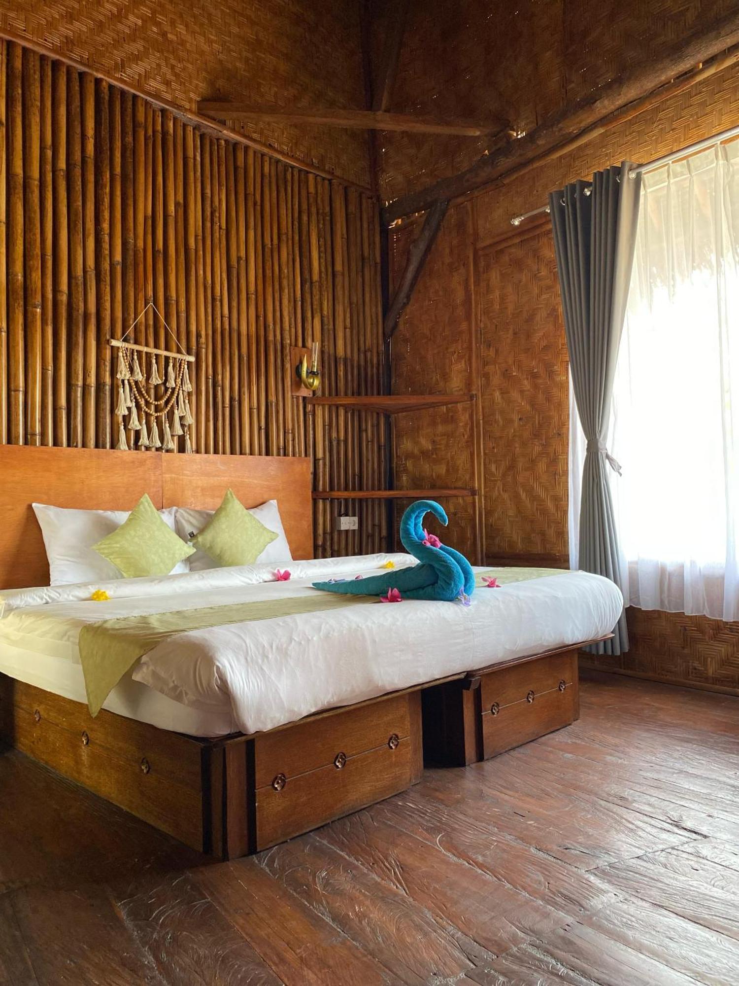 Gading Tree House Villa Batununggul Exterior foto